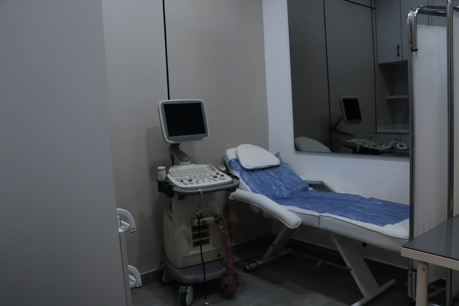 عيادات عز العرب - باطنة