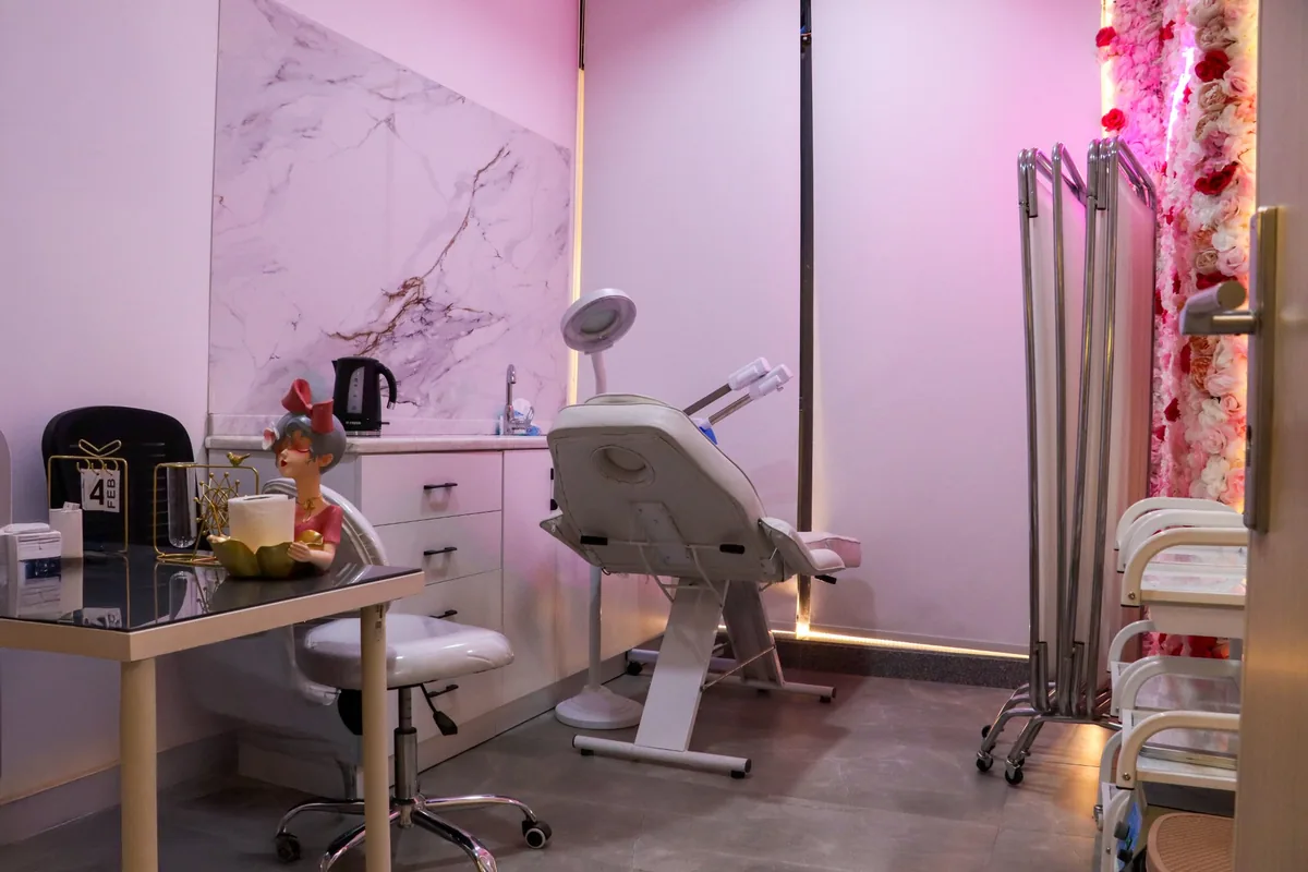 عيادة جلدية وتجميل الشروق